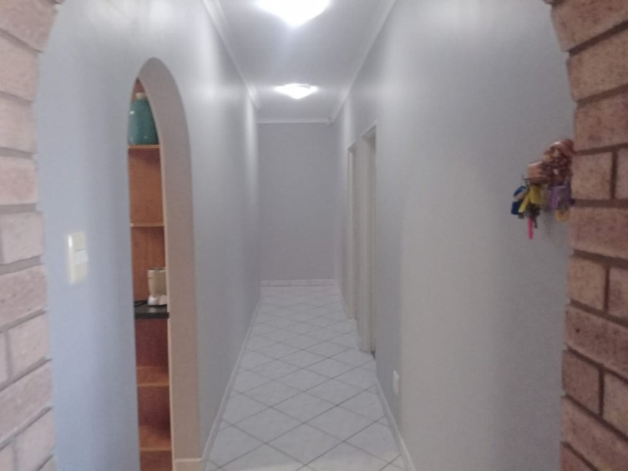 6 Bedroom Property for Sale in Aston Bay Eastern Cape